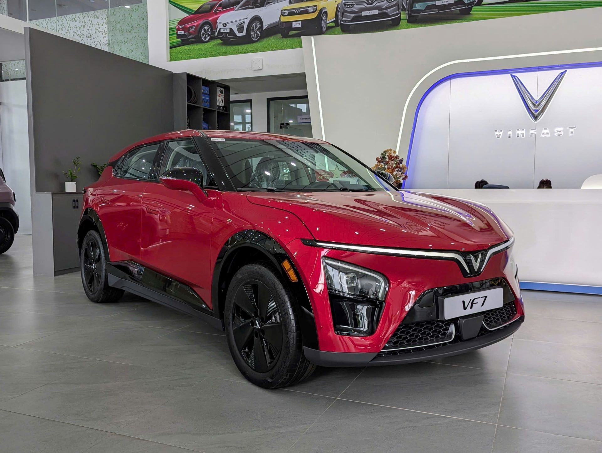 Người dùng Việt chấm điểm VinFast VF 7: Đây là chiếc xe vượt mọi kỳ vọng, từ thiết kế đến trải nghiệm