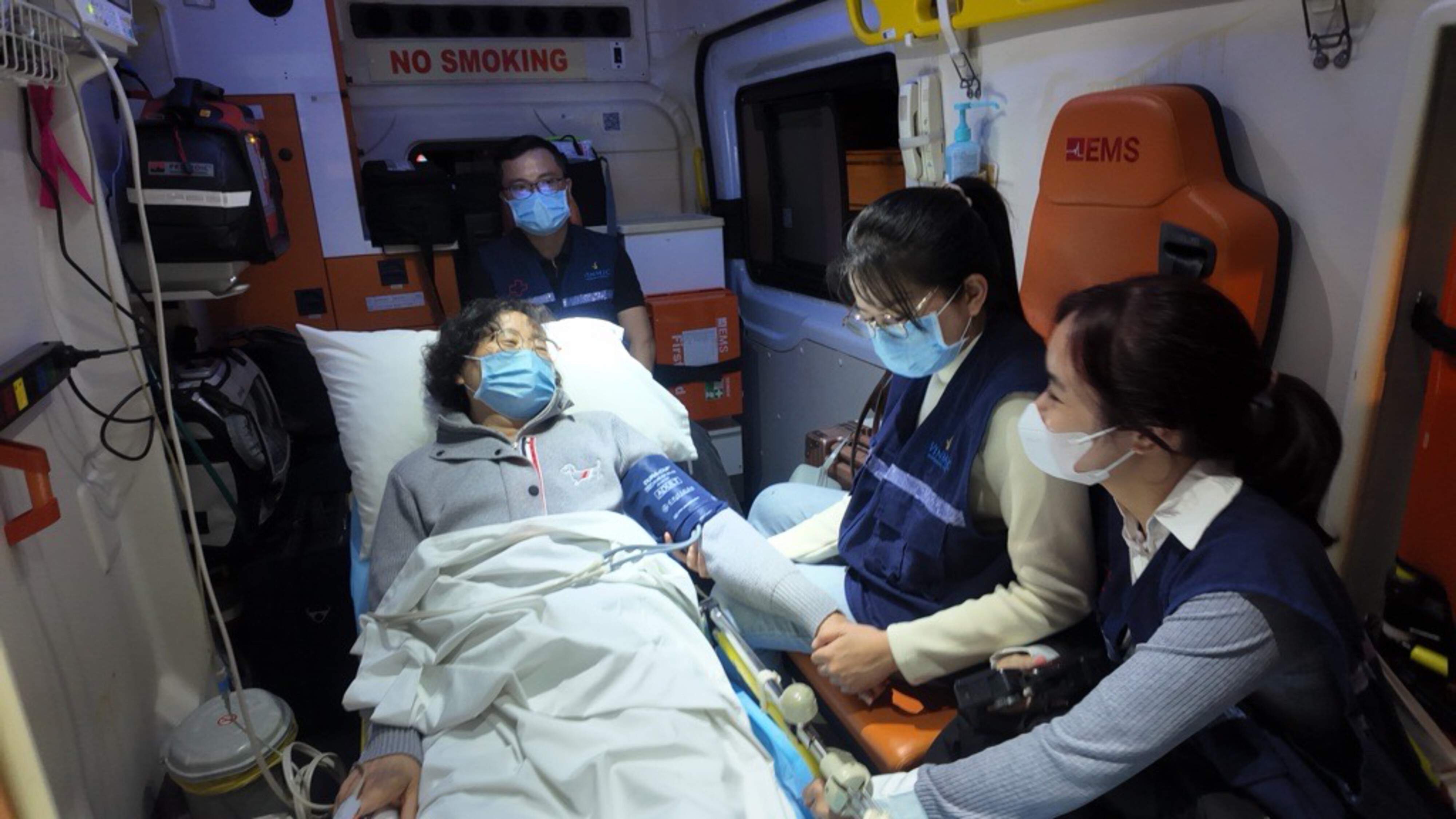 Vinmec Nha Trang cứu sống du khách Hàn Quốc nguy kịch, đưa về nước an toàn