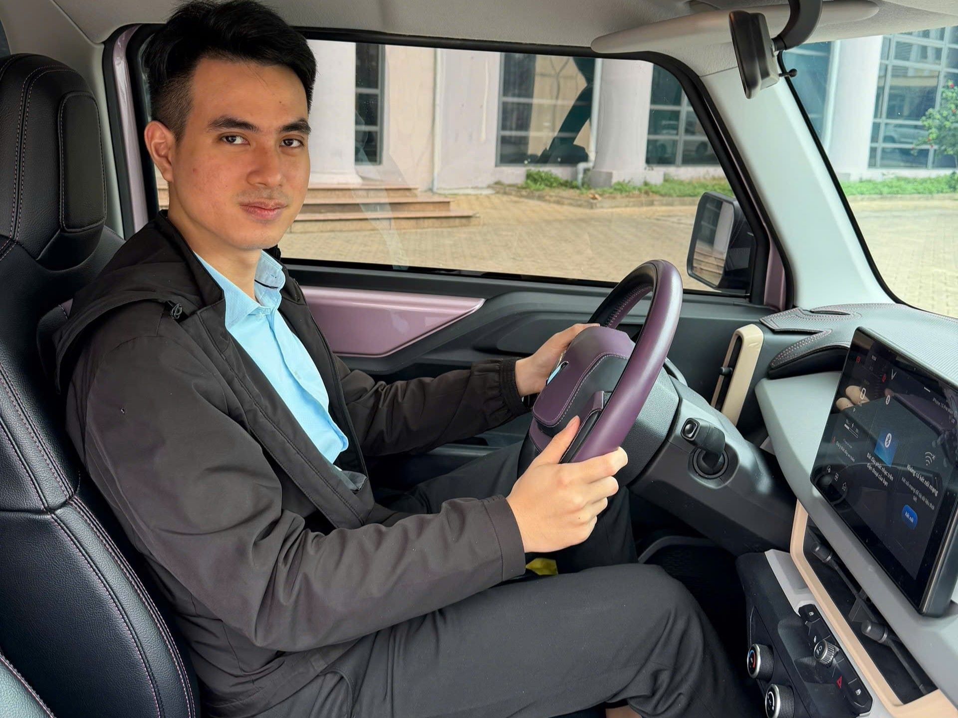 Người dùng Nghệ An khẳng định VinFast VF 3 là chiếc xe giúp chủ nhân “nhàn đầu”