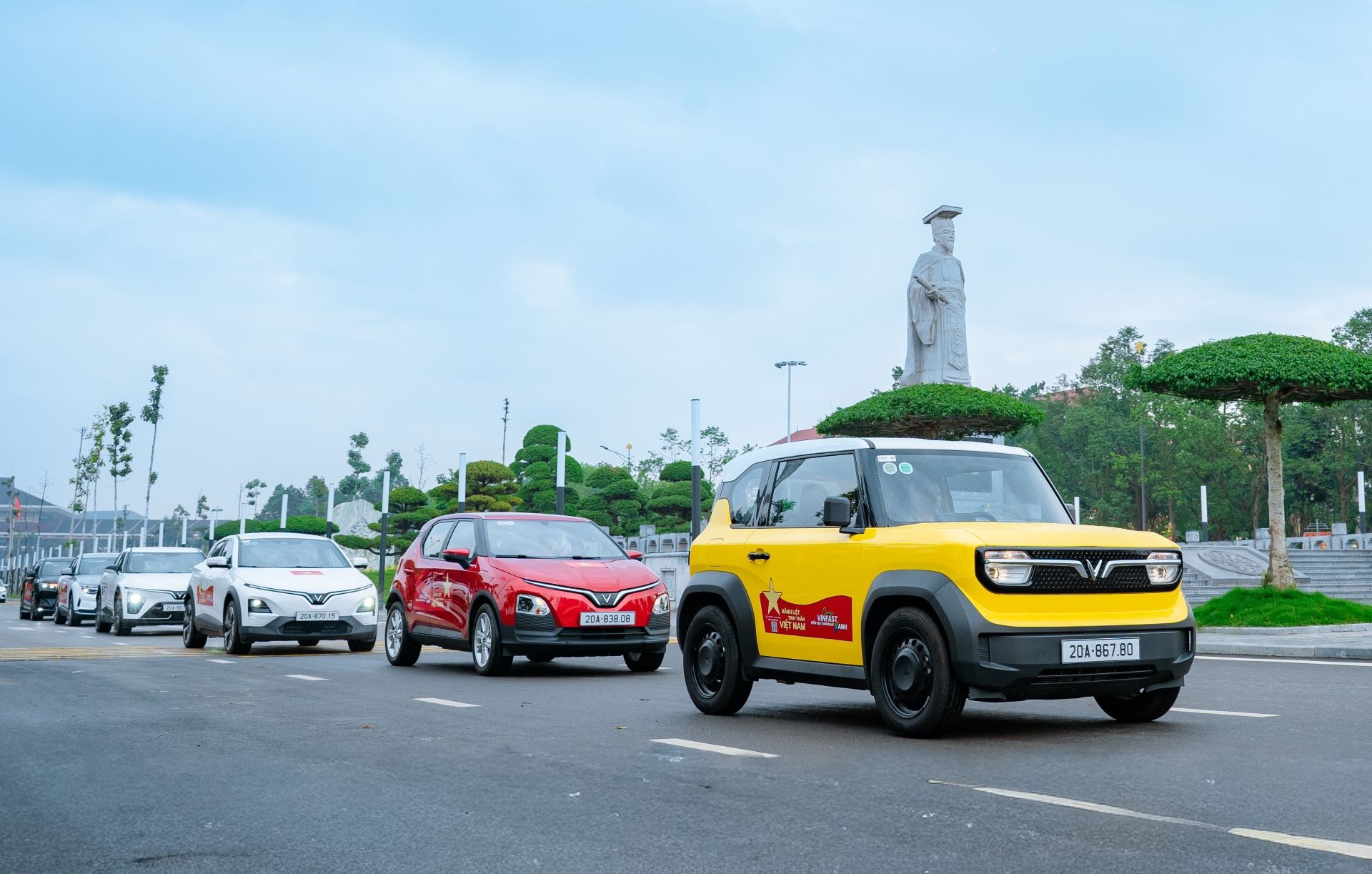 VinFast VF 3 - Chiếc ô tô đầu đời khiến người dùng Việt “bỏ xe máy mà không tiếc”