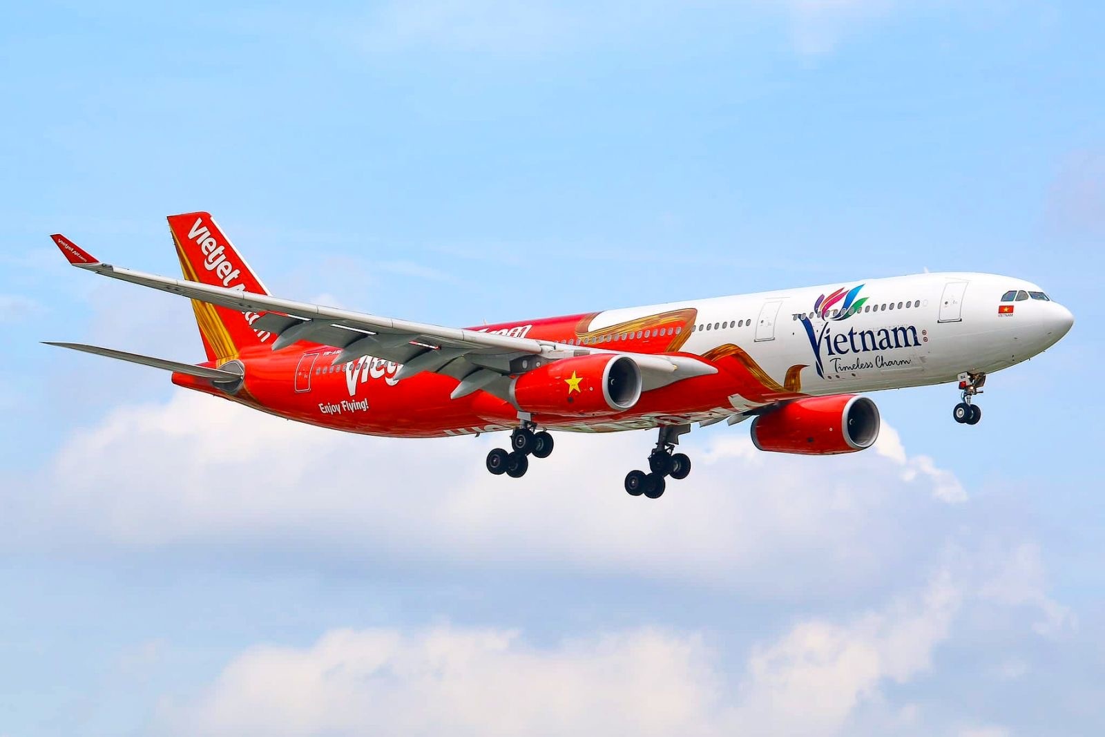 Đón hè 2026 rực rỡ, bay khắp muôn phương cùng Vietjet với vé Deluxe giảm tới 15%