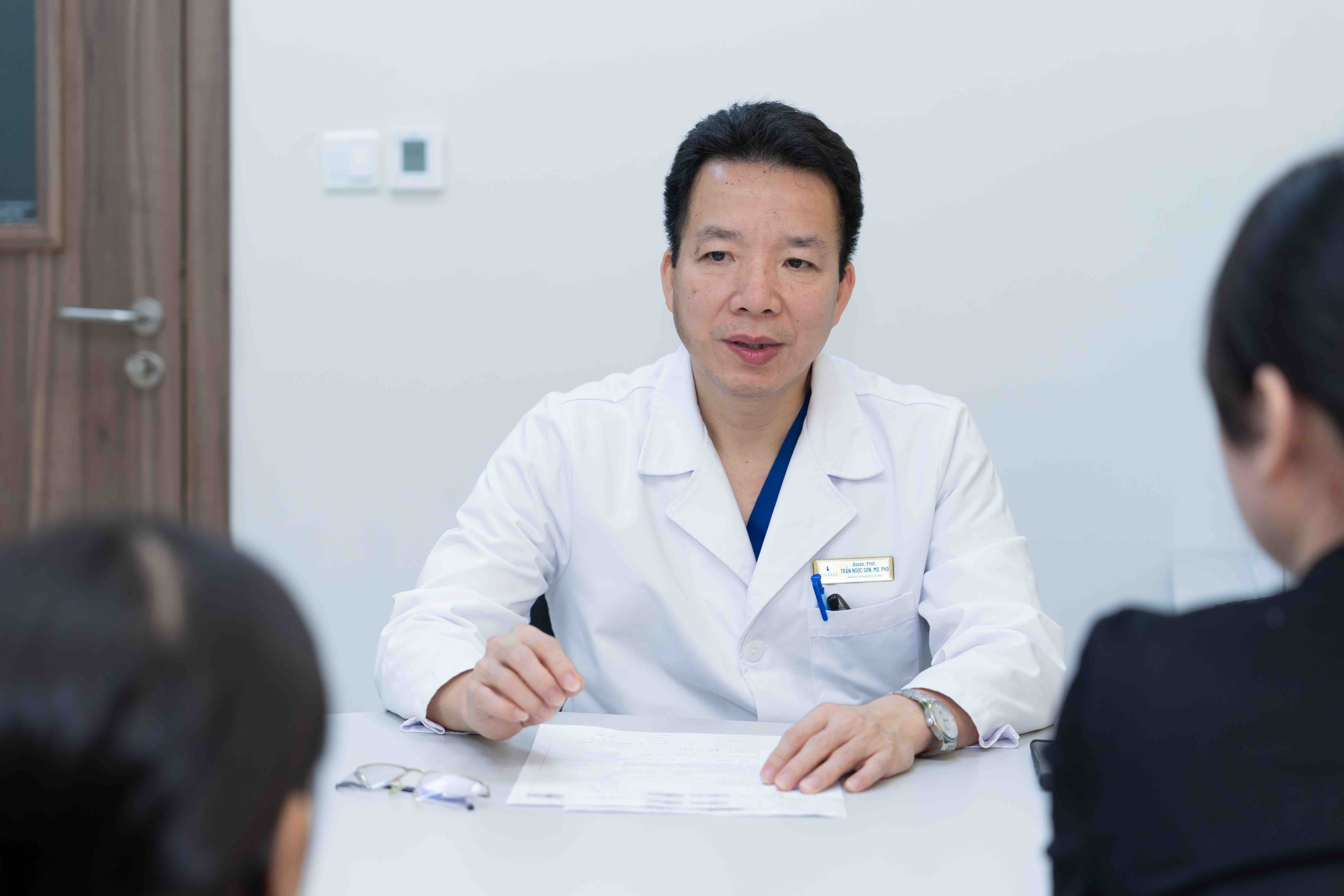Vinmec phẫu thuật thành công, cứu sống bệnh nhi 48 ngày tuổi mắc teo đường mật bẩm sinh