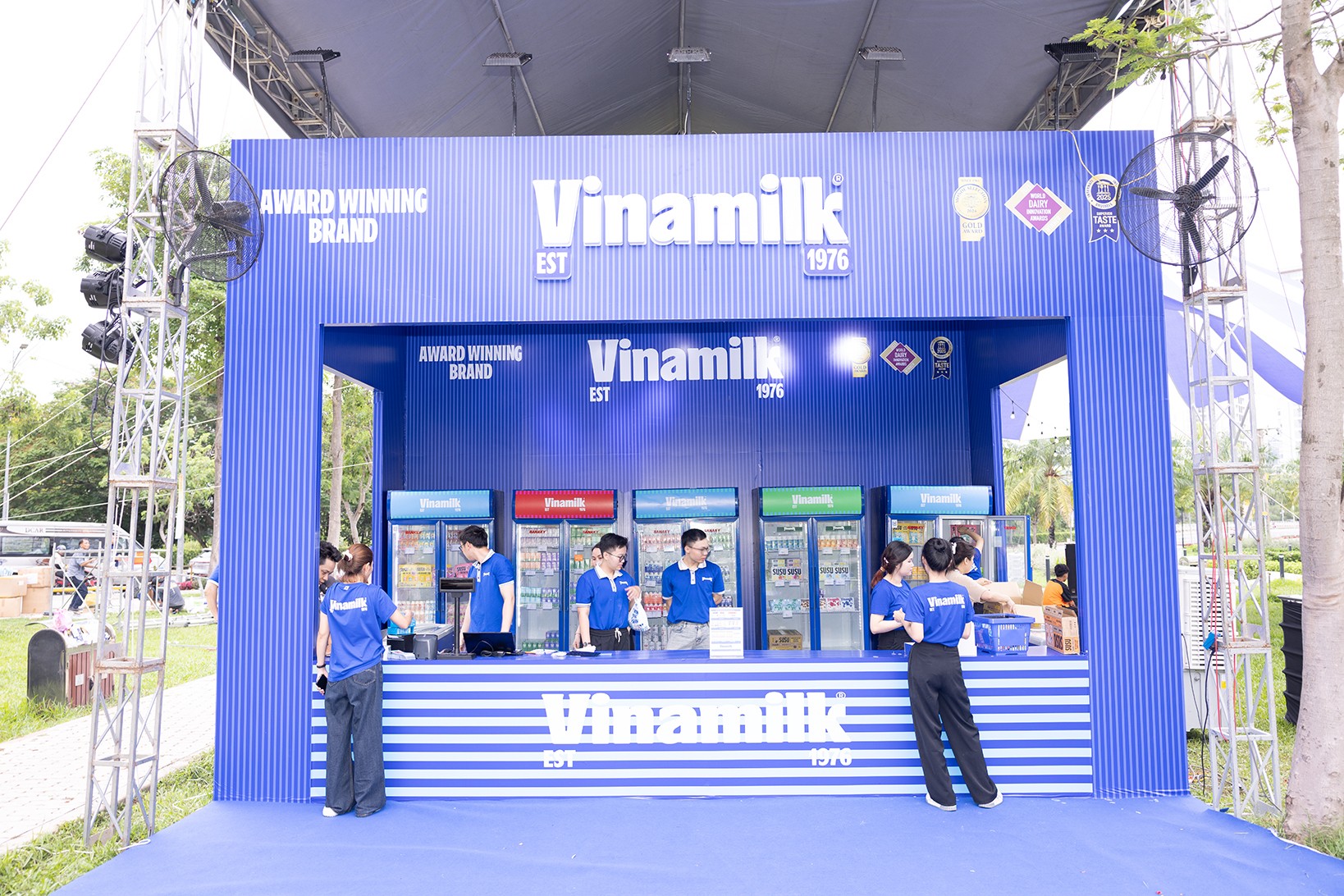 Vinamilk cùng trẻ em tận hưởng ngày hội mùa hè tại Phú Mỹ Hưng