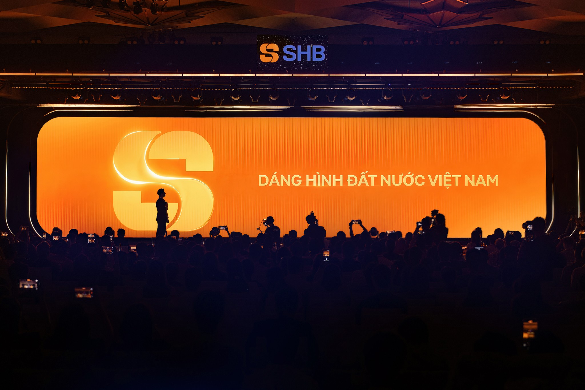 Tái định vị thương hiệu ngân hàng: Từ câu chuyện toàn cầu đến bước chuyển chiến lược tại Việt Nam