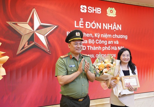 Bộ Công an tặng Bằng khen cho SHB