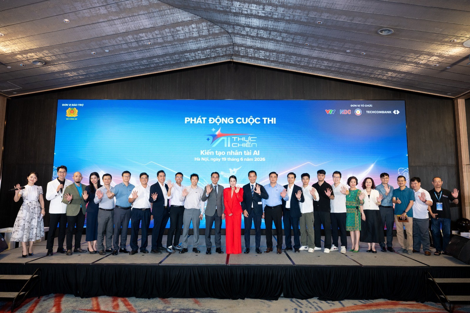Techcombank đồng hành cùng “AI Thực Chiến” mùa 2: “Dẫn lối trí tuệ Việt - Vươn tầm kỷ nguyên AI”