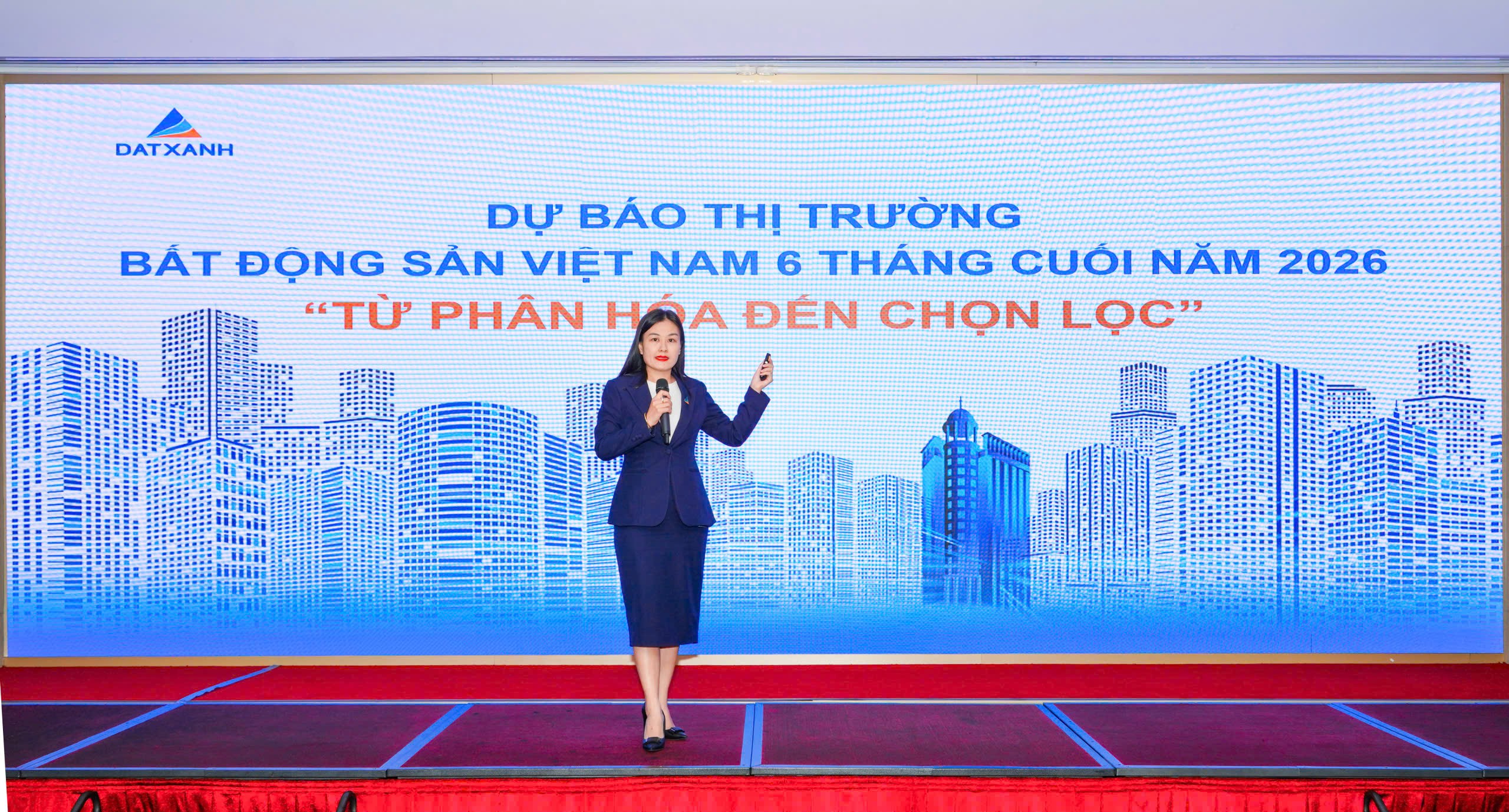 Bất động sản bước vào giai đoạn “chọn lọc”: Giá neo cao, người mua chỉ xuống tiền với sản phẩm có giá trị thực