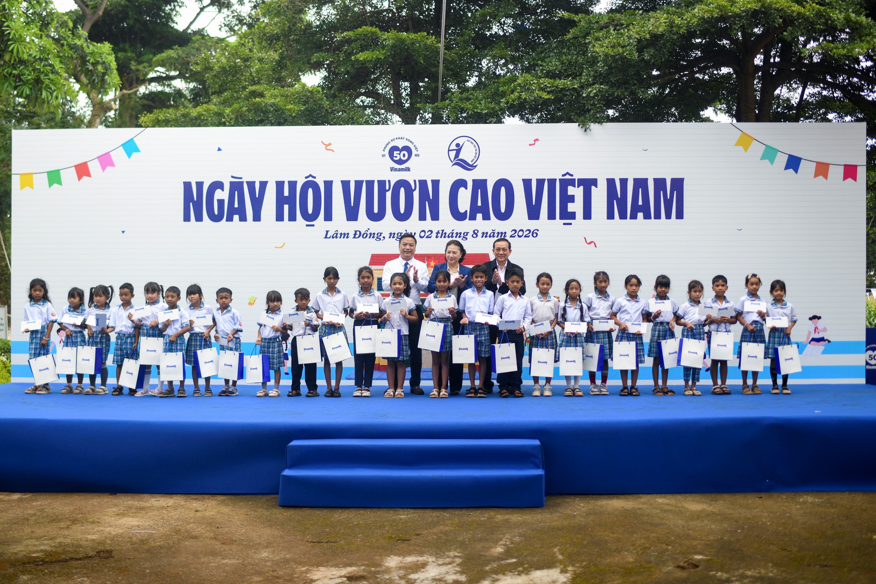 Hành trình 50 năm vun đắp nền tảng cho thế hệ Việt Nam khỏe mạnh hơn