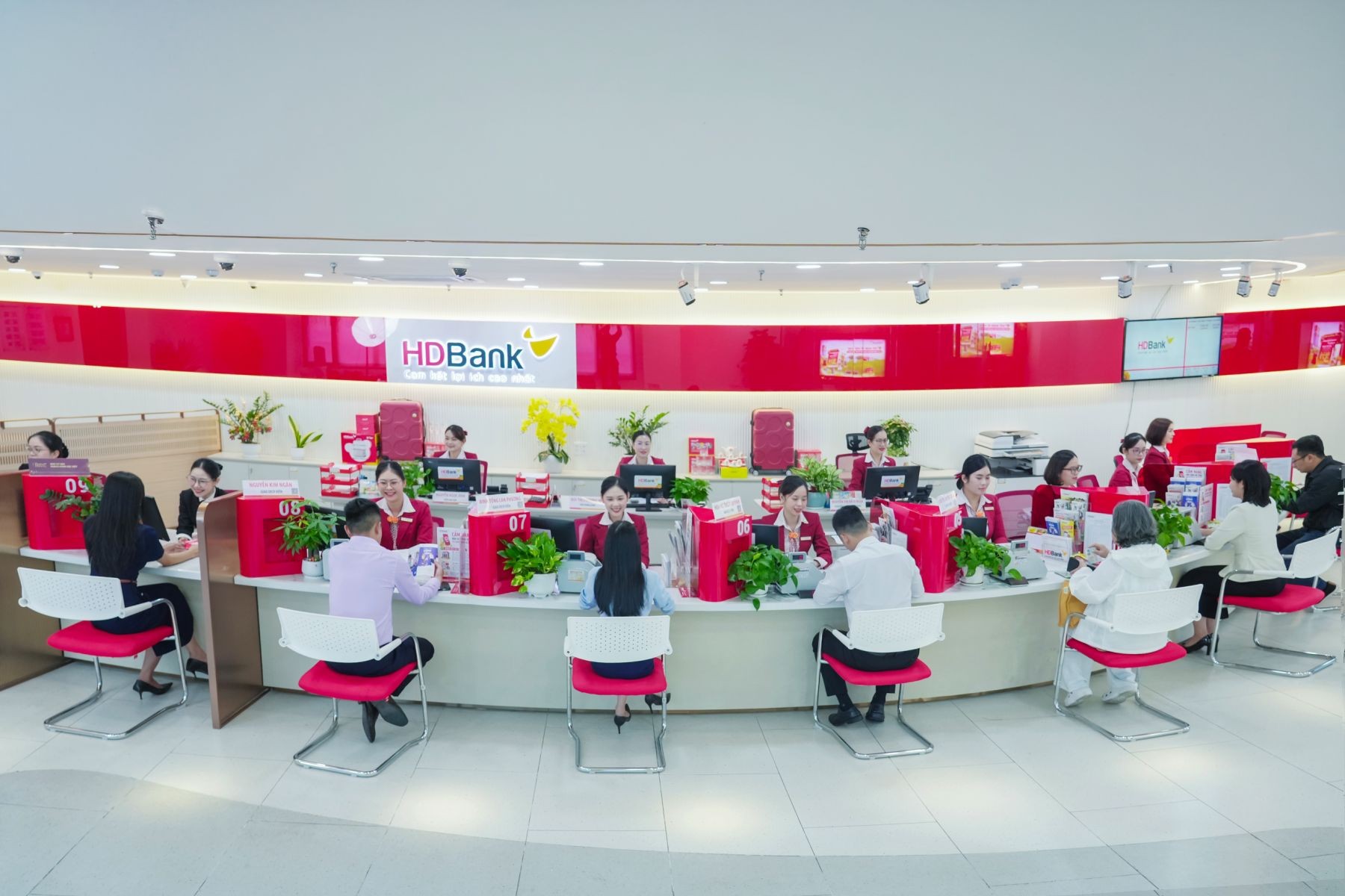 HDBank vượt mốc 1 triệu tỷ đồng tài sản, ROE 25,4% thuộc nhóm cao nhất, tiếp tục nâng tầm vị thế quốc tế