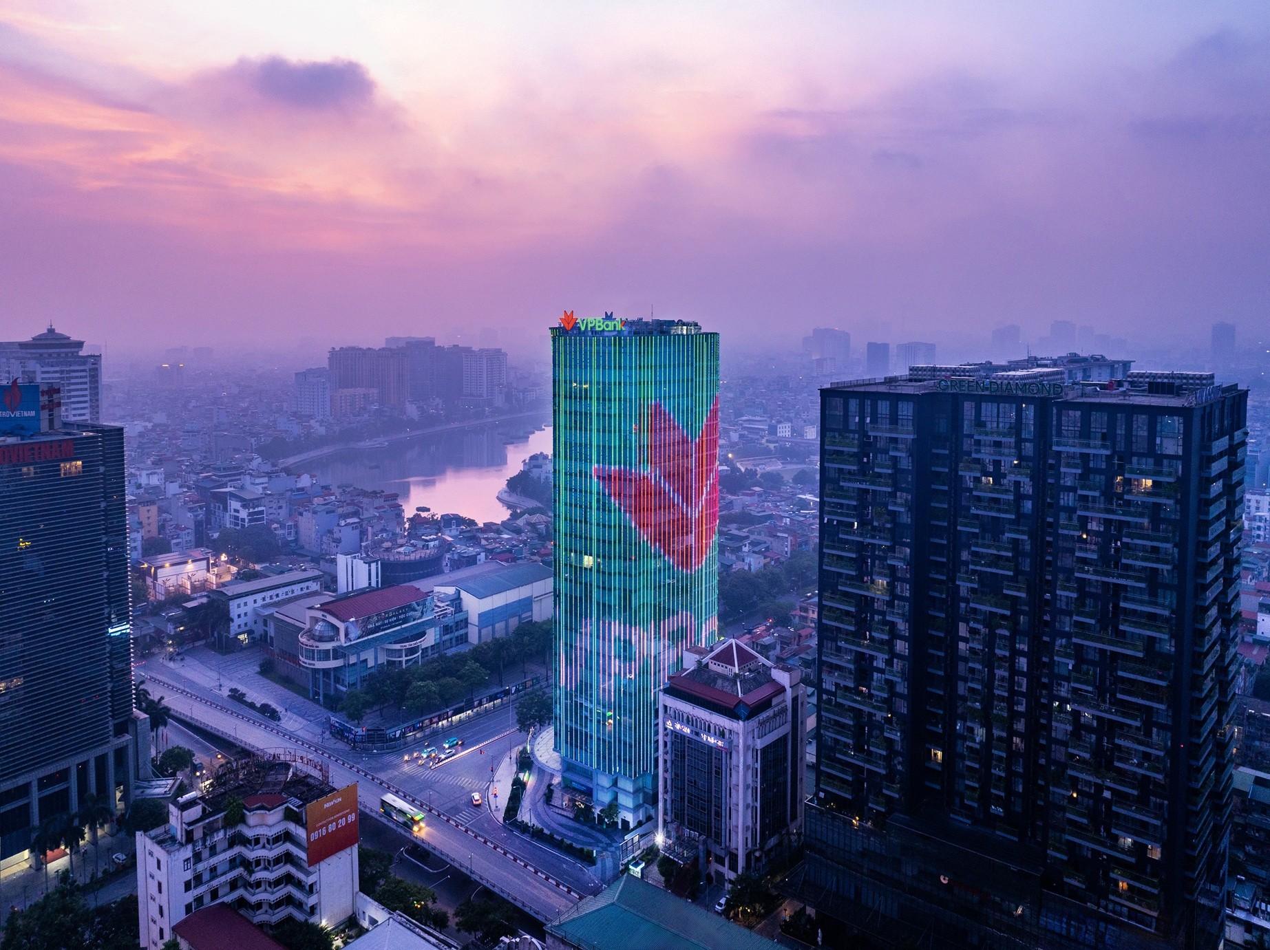 Động lực tăng trưởng cho VPBank từ hợp tác chiến lược với SMBC