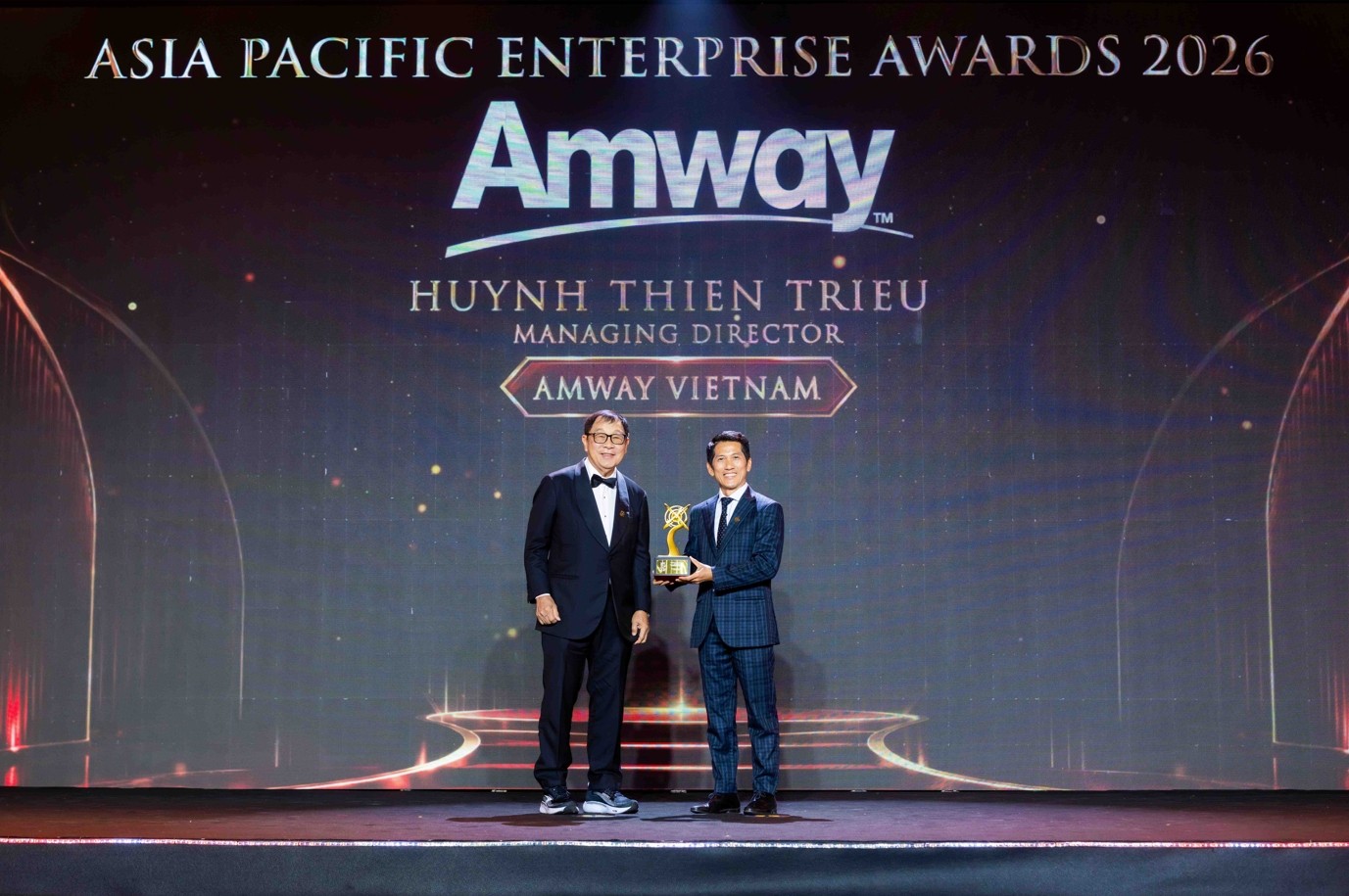 Tổng Giám đốc Amway Việt Nam hai năm liên tiếp được vinh danh Doanh nhân xuất sắc châu Á