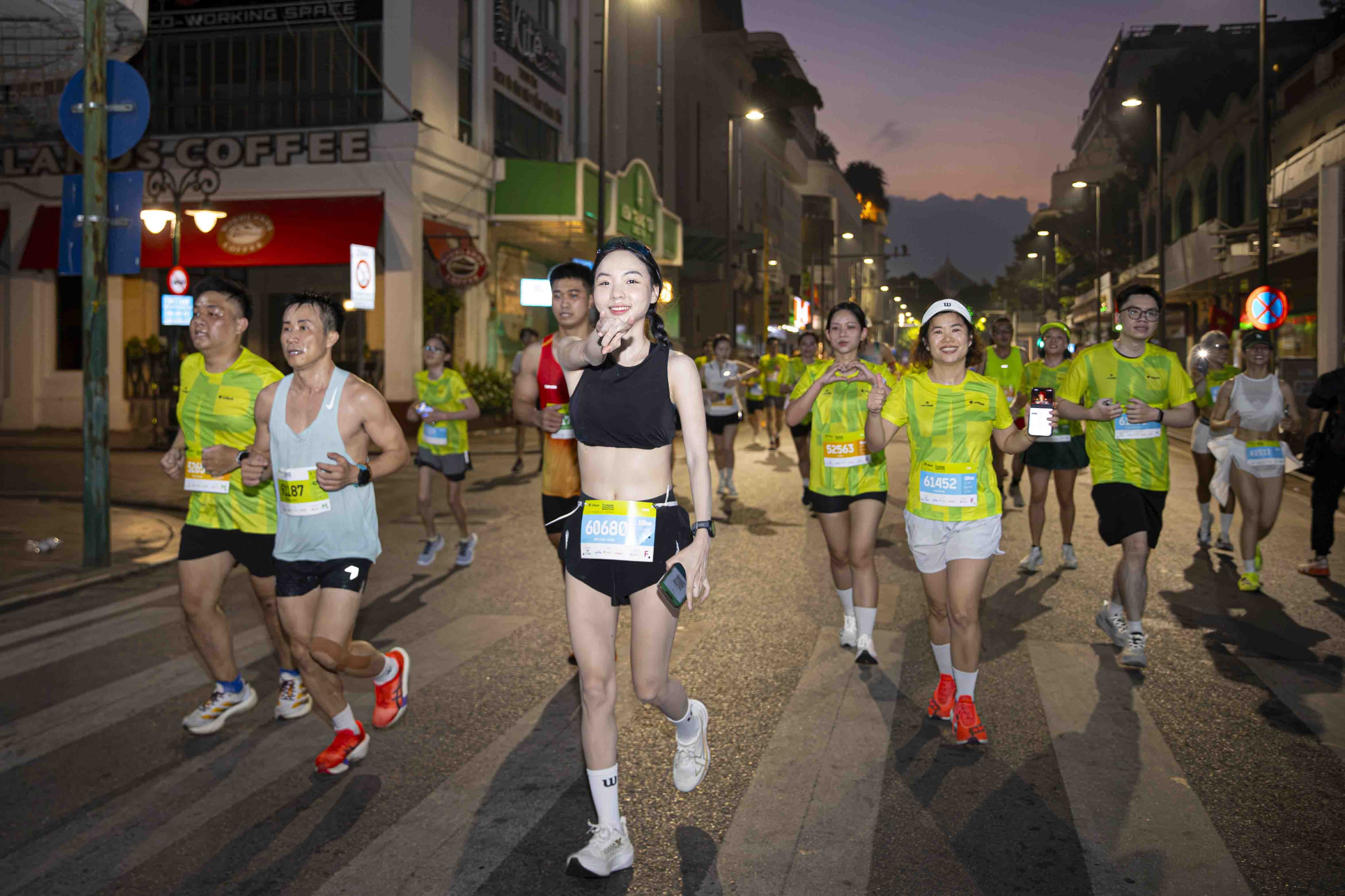 Những “bóng hồng” chiếm spotlight tại VPBank Hanoi International Marathon 2026