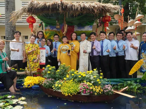 Bí thư Thành ủy TPHCM Nguyễn Văn Nên đến thăm, chúc Tết và dự lễ khai mạc Đường hoa tại Bệnh viện Chợ Rẫy